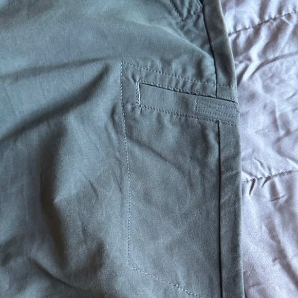 Columbia Men's Olive Chinos                              Size 38Waist 32Lenghth - Picture 6 of 9